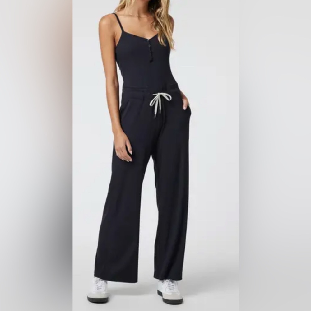 Vuori Pose Henley jumpsuit